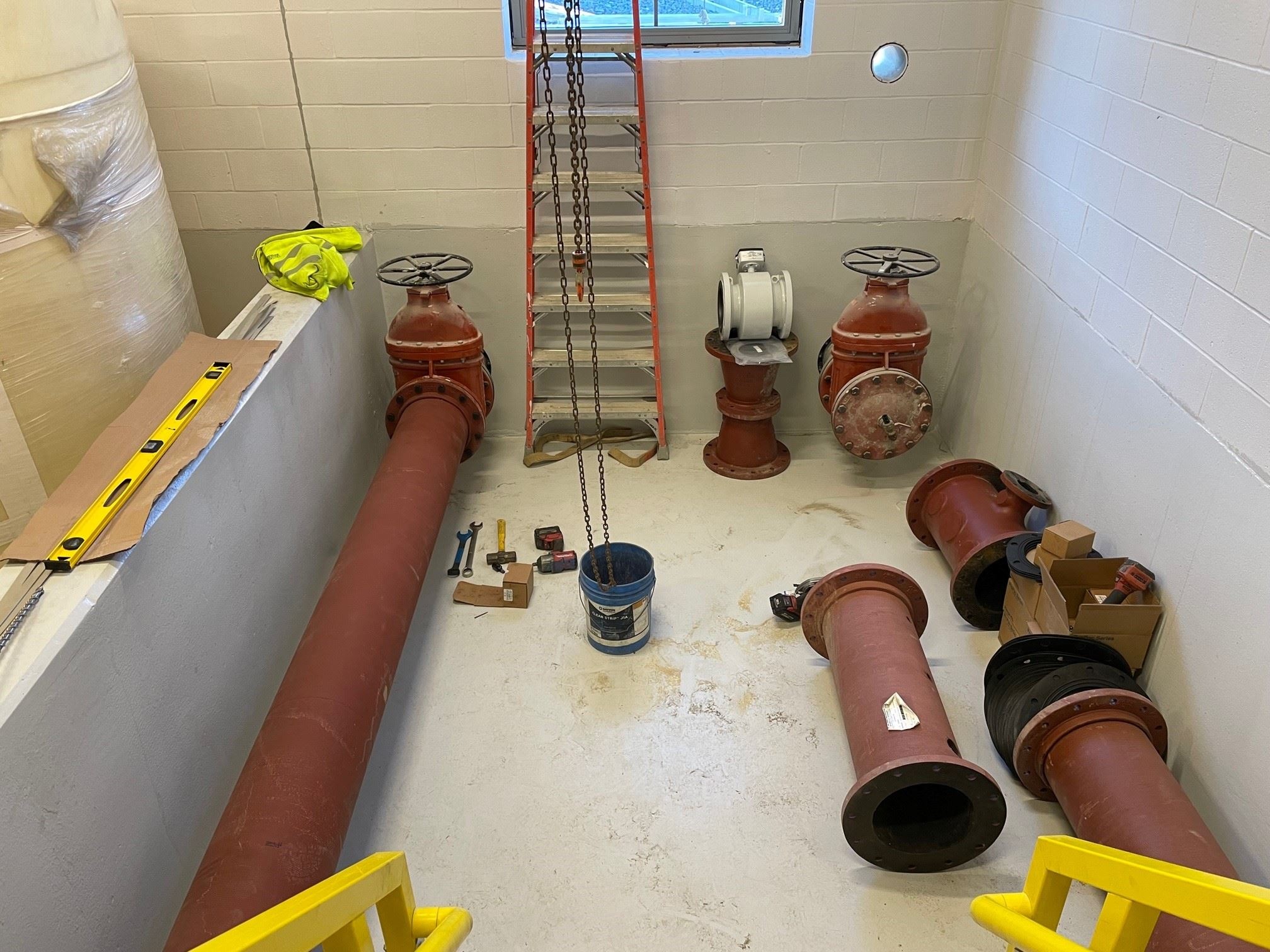 Installation of RW  FW Ductile Iron Pipe in Pipe Gallery